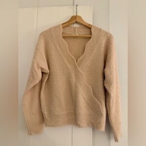 En Creme Soft Beige V-Neck Sweater